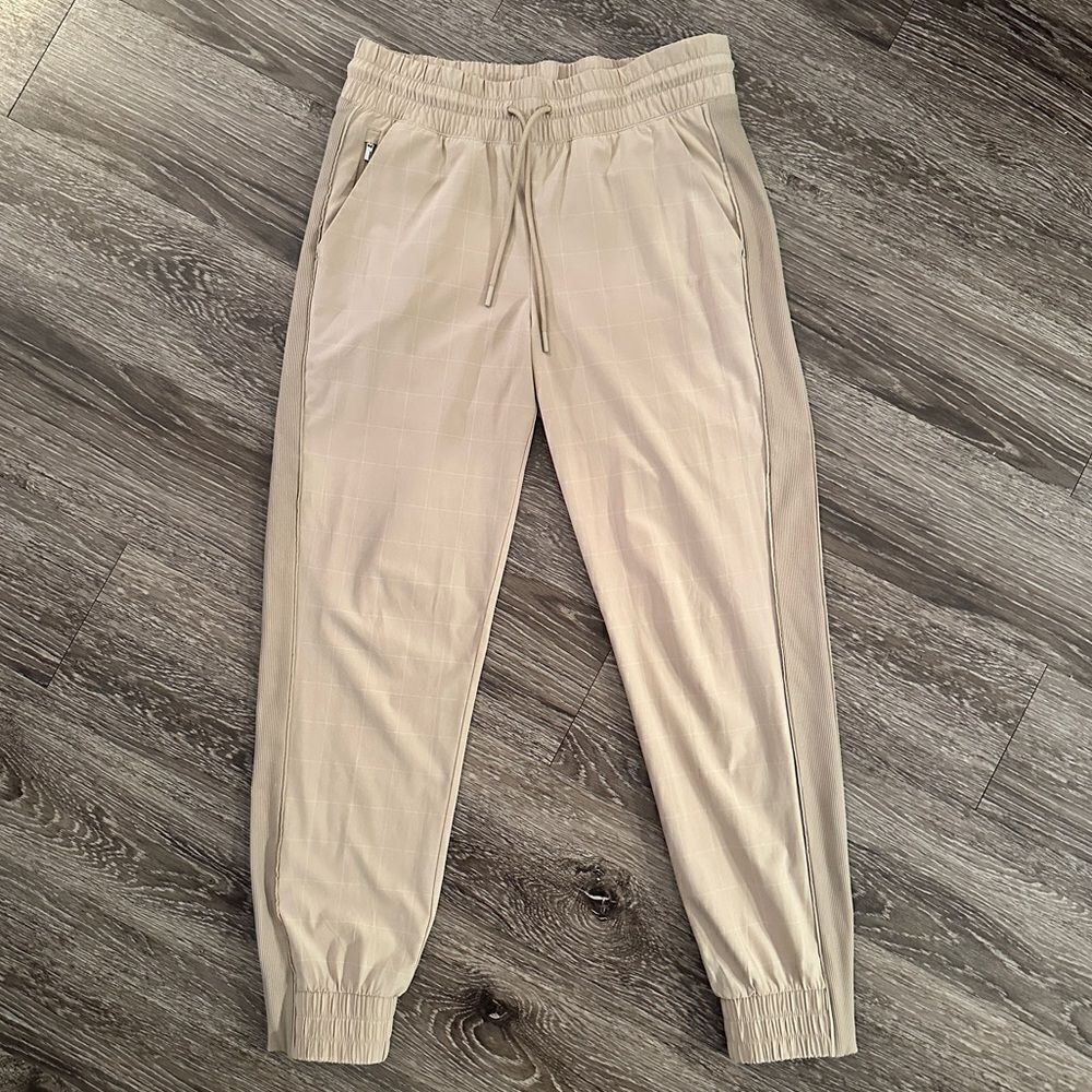 Athleta Brooklyn Textured Jogger Windowpane Silt